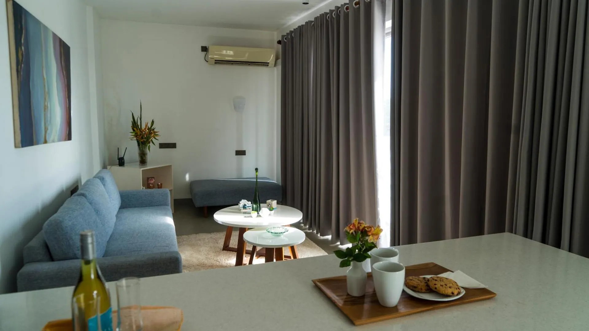 Four Petals Inn Colombo Sri Lanka