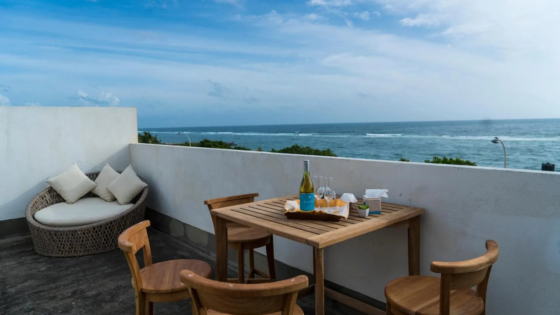 Four Petals Inn Colombo