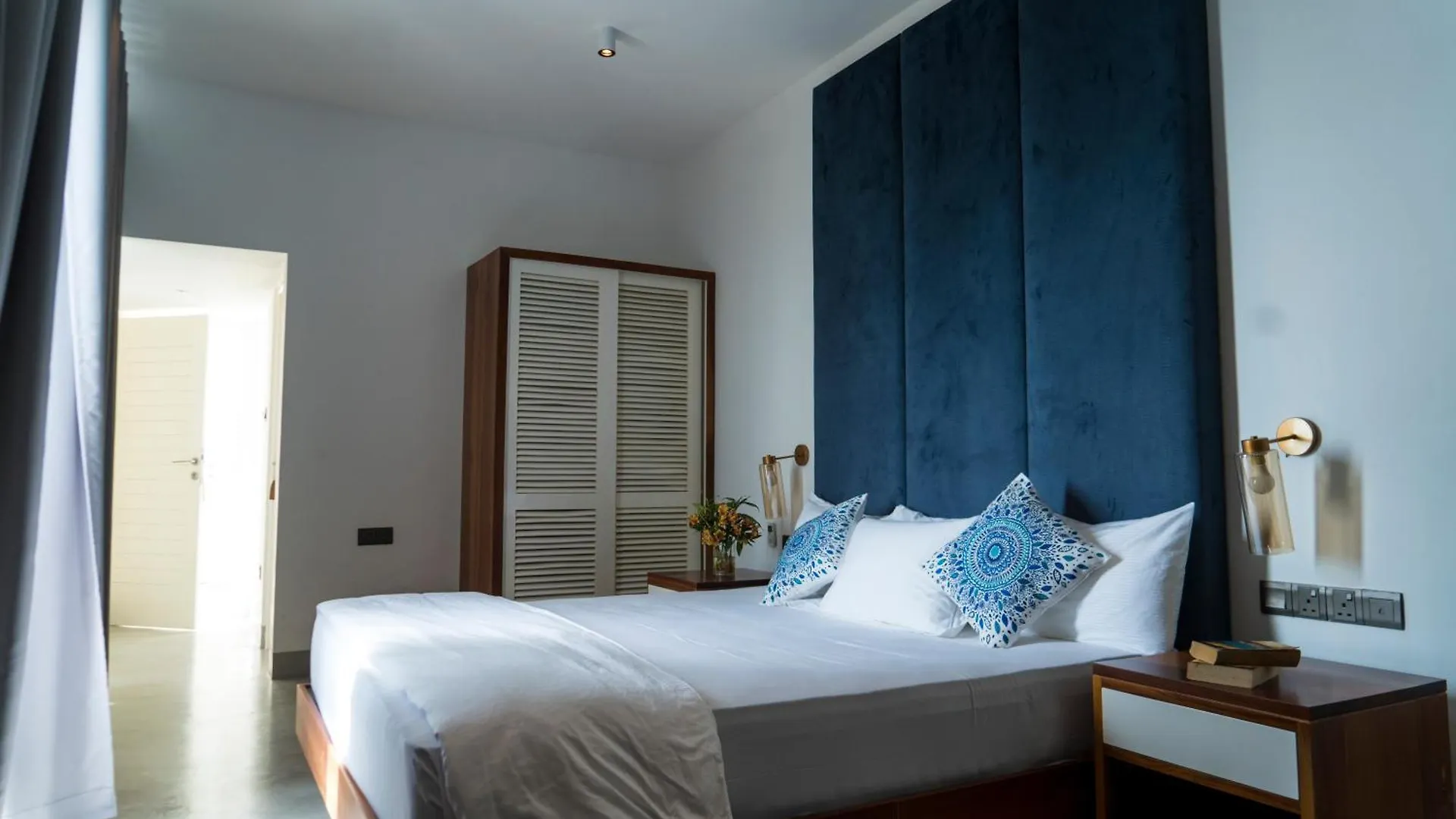 Four Petals Inn Colombo