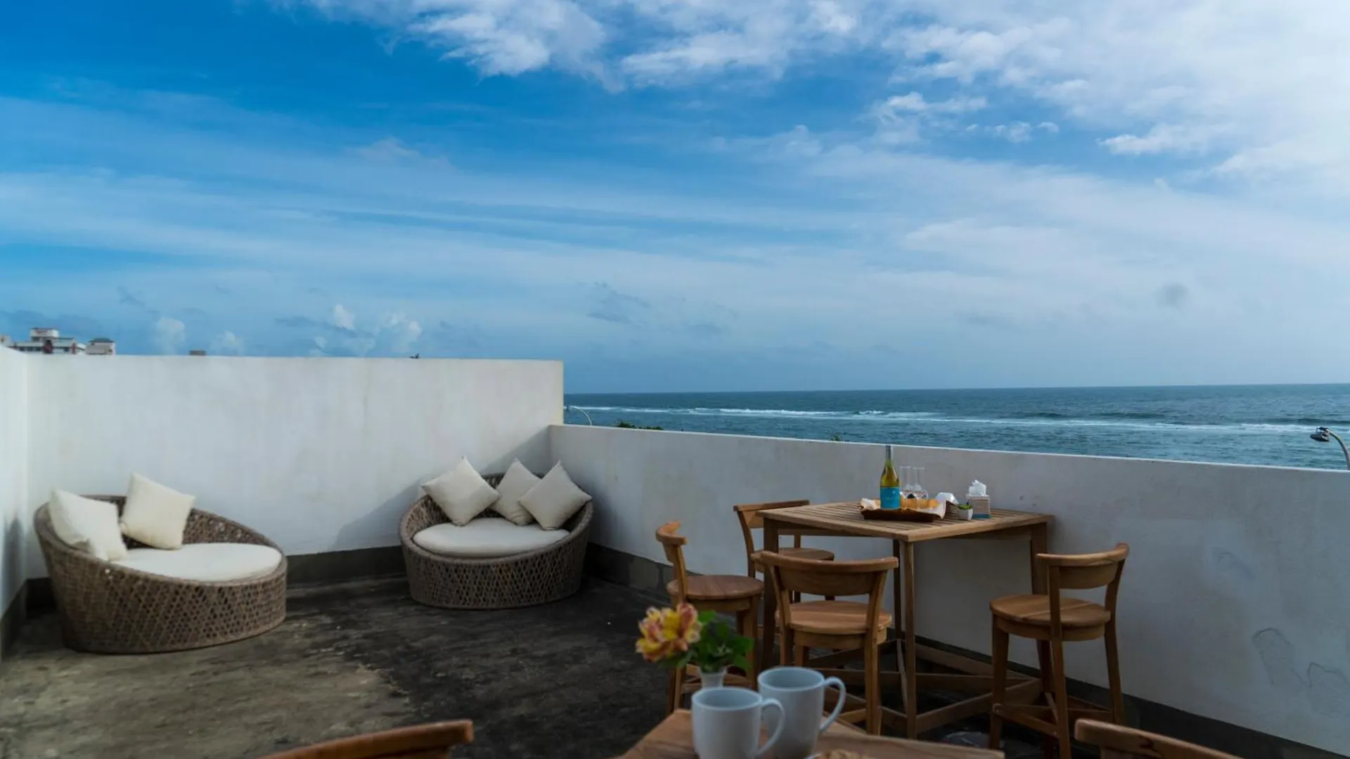 Four Petals Inn Colombo Sri Lanka