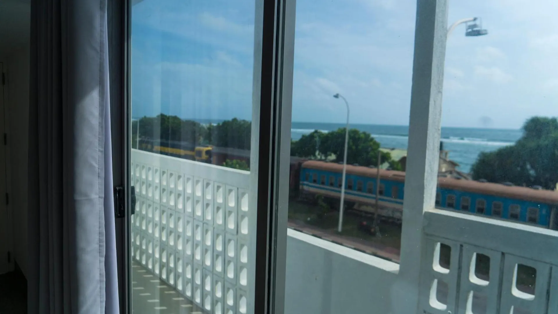 Four Petals Inn Colombo Sri Lanka