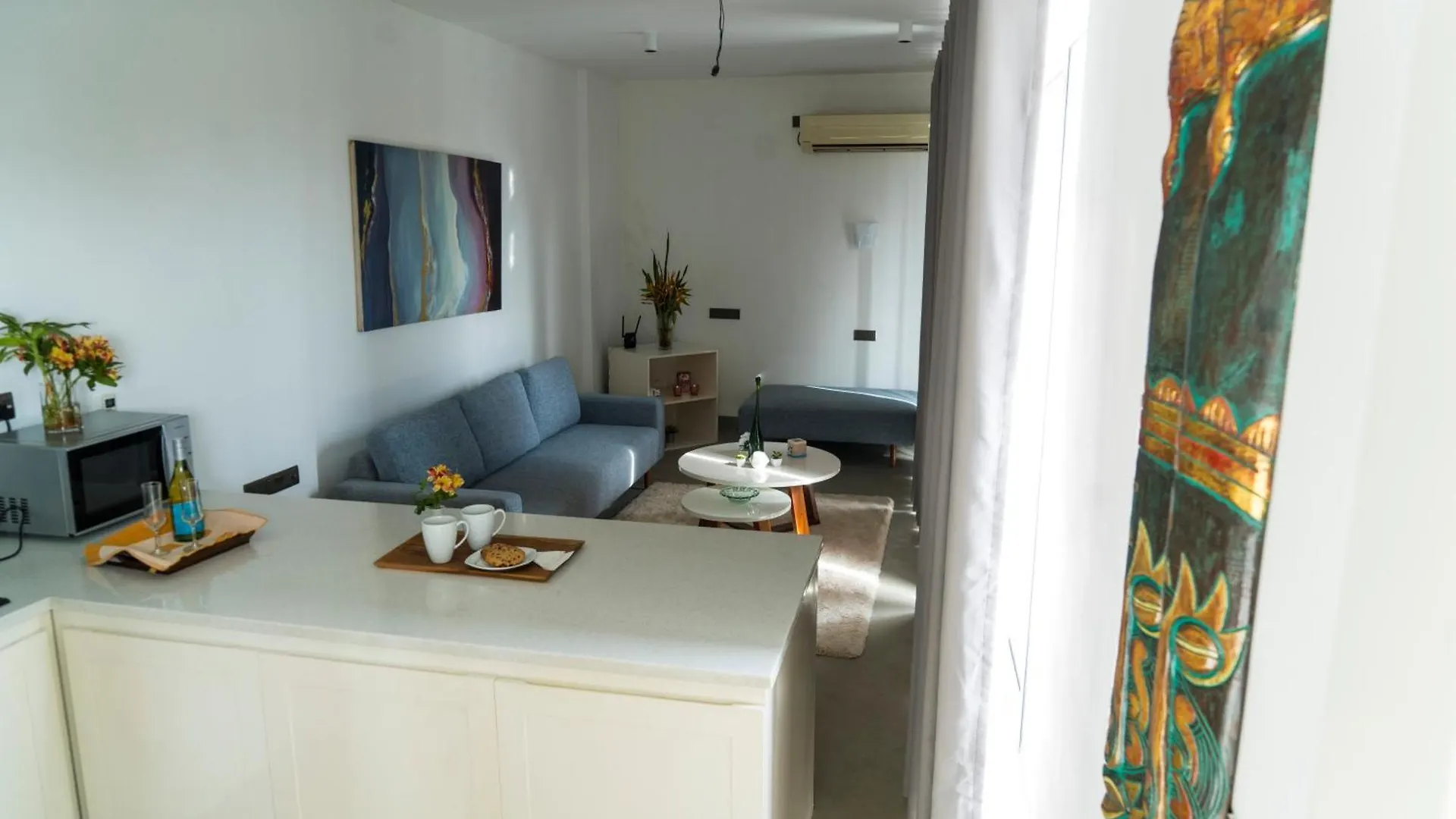 Four Petals Inn Colombo