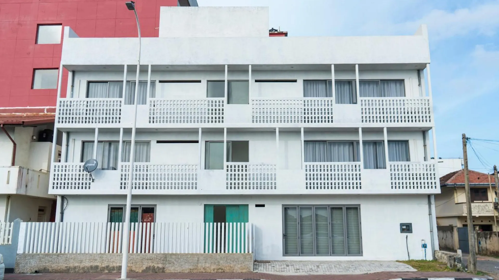 Four Petals Inn Colombo Sri Lanka