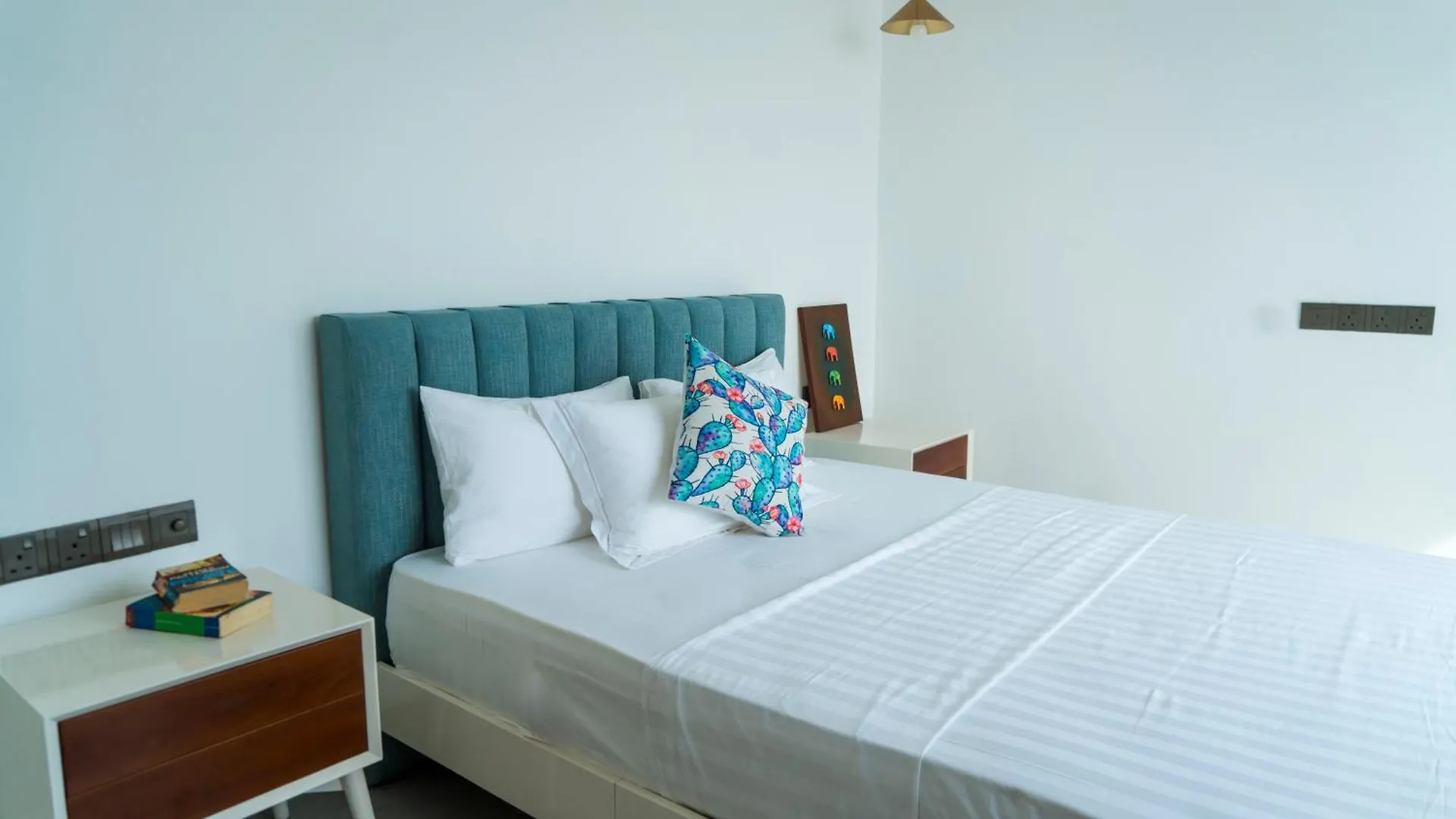 Four Petals Inn Colombo