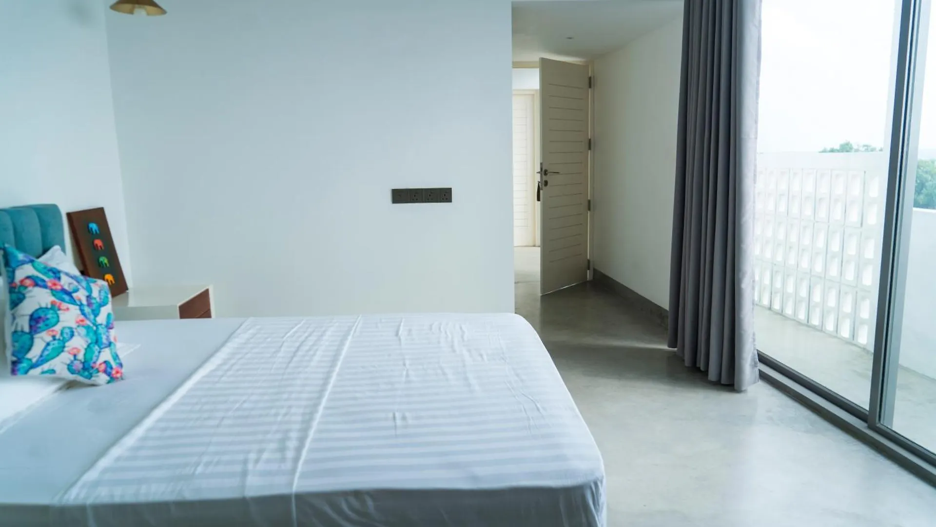 Four Petals Inn Colombo