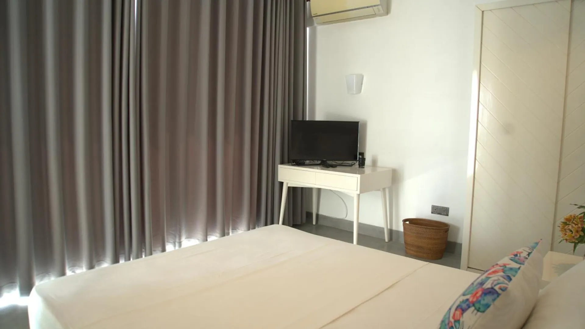 Four Petals Inn Colombo