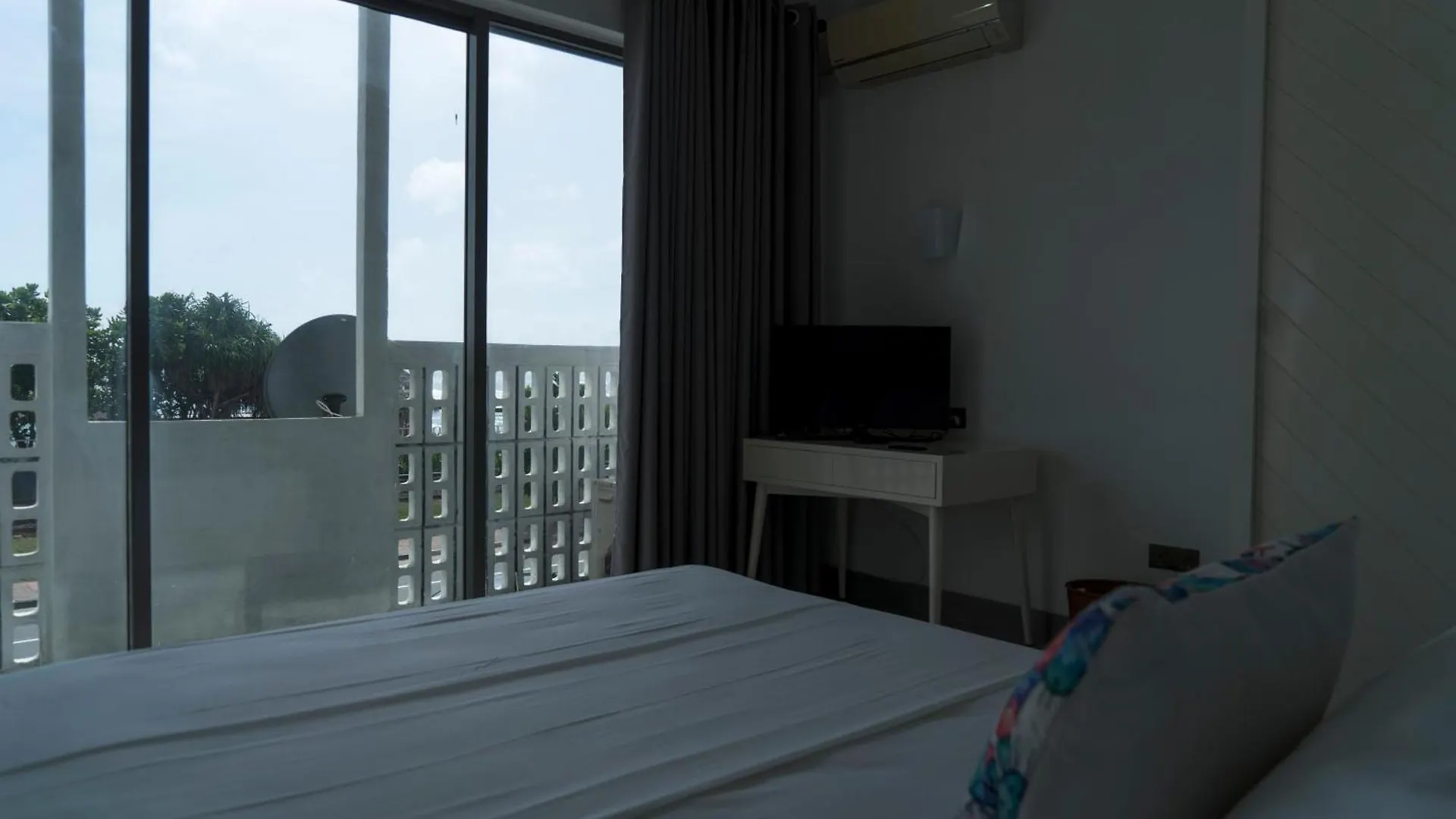 Four Petals Inn Colombo