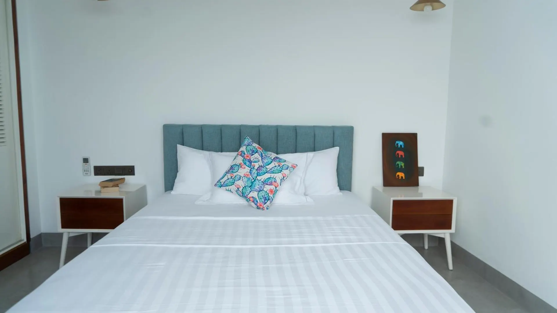 Four Petals Inn Colombo