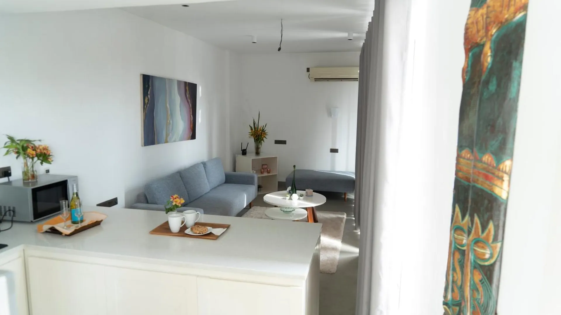 Four Petals Inn Colombo